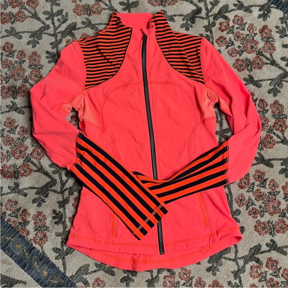 Lululemon define jacket size 4